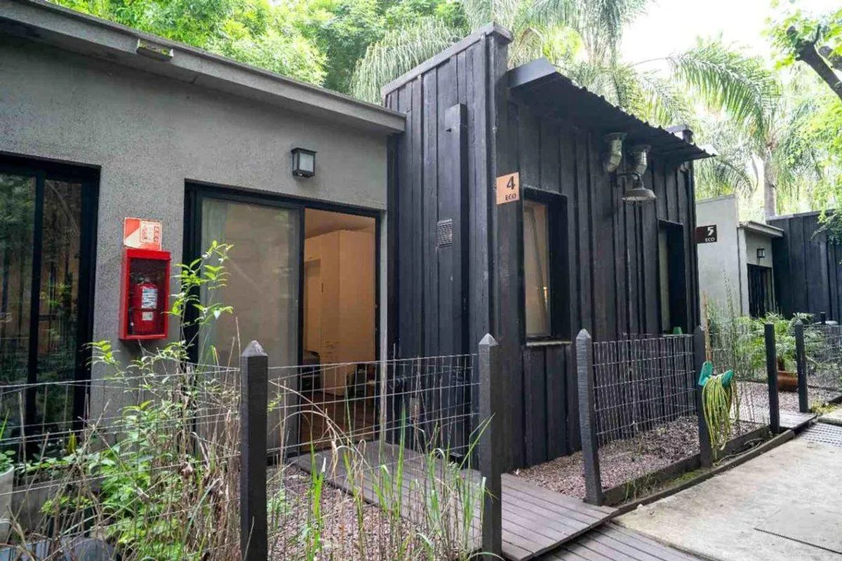 Kitnet térrea mobiliada com piscina em Pilar Austral