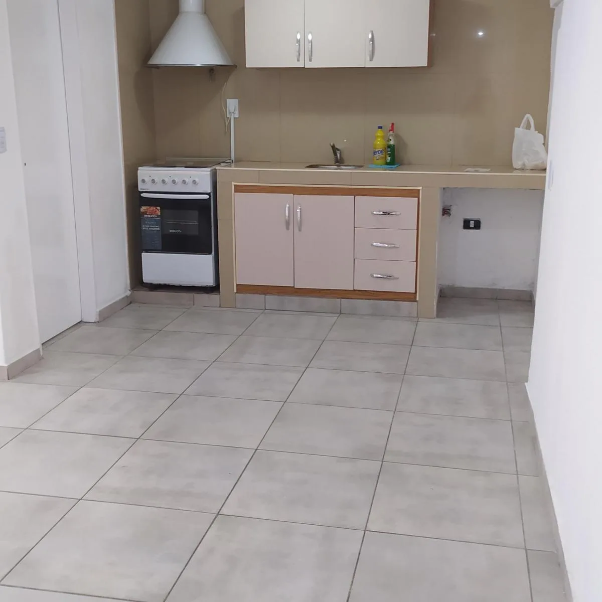 Aluguel de apartamento PH térreo com terraço