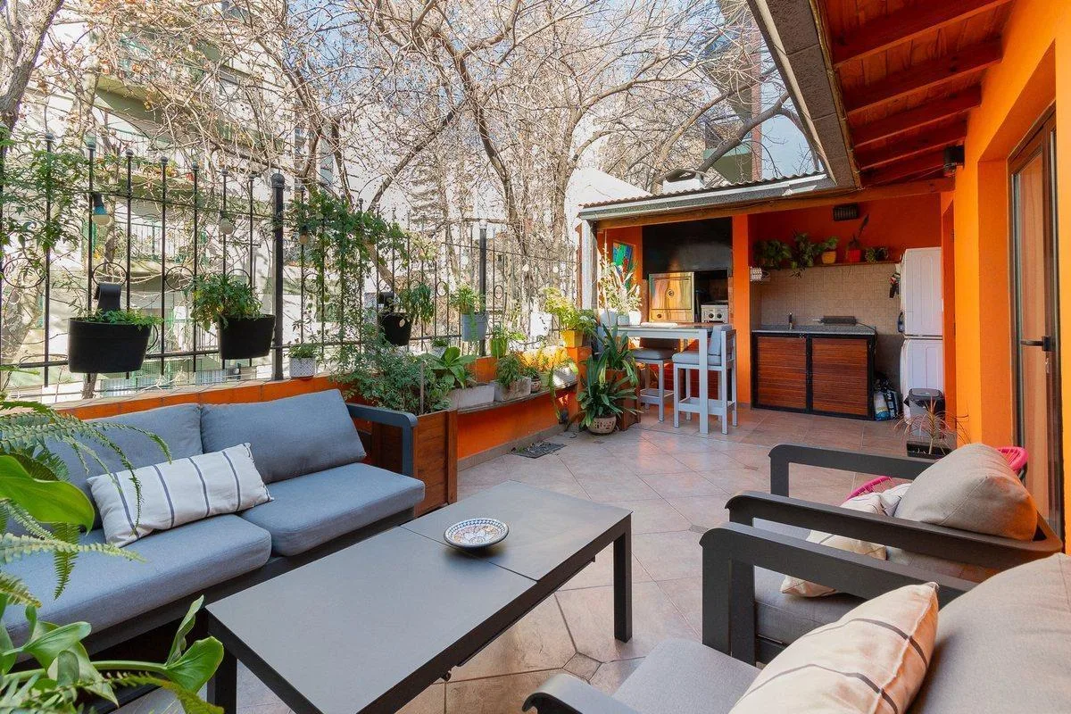 Four-room duplex PH with private entrance and terrace in Buenos Aires