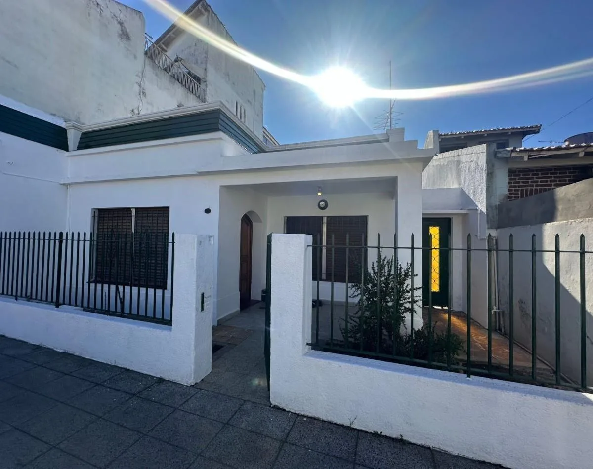 Casa térrea de 2 dormitórios em Lomas de Zamora