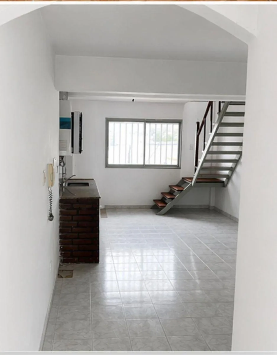 Three-room apartment with private terrace in Villa Maipú