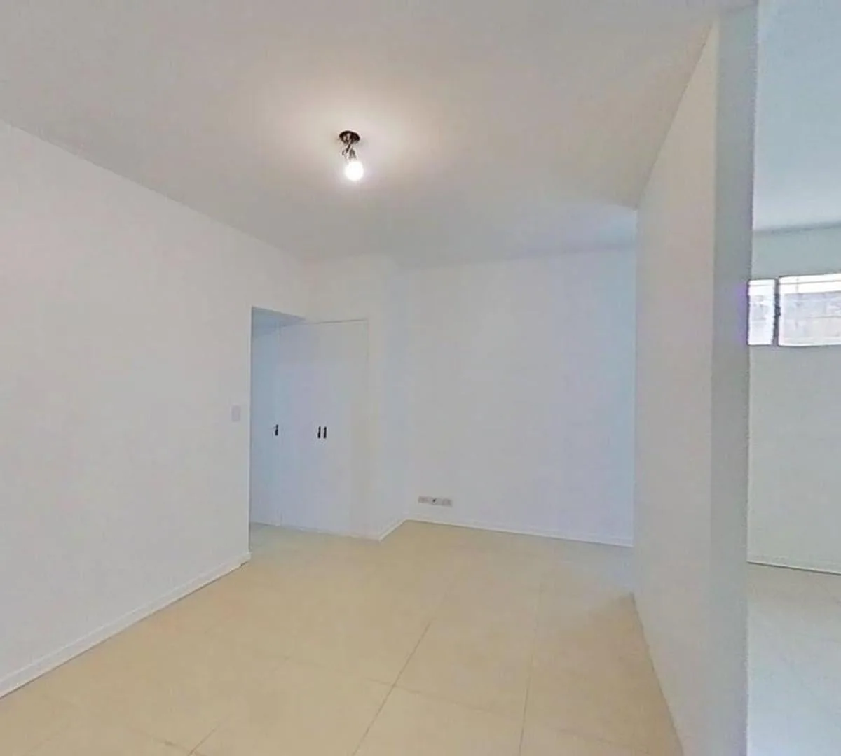 Apartamento semissentral de 3 ambientes flex com pátio em Villa Luro