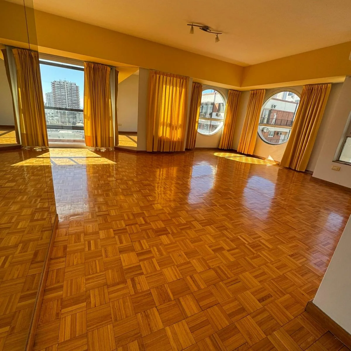 2-комнатная квартира 140 m² с парковочным местом в Retiro