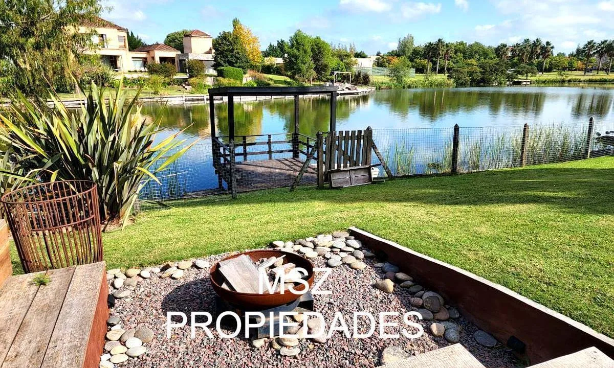 Lakefront house in Tigre