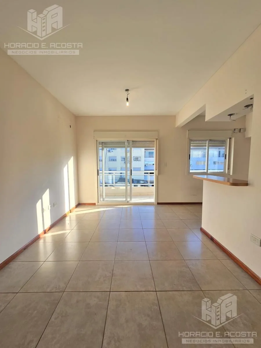 Departamento de 2 ambientes con balcón en General San Martín