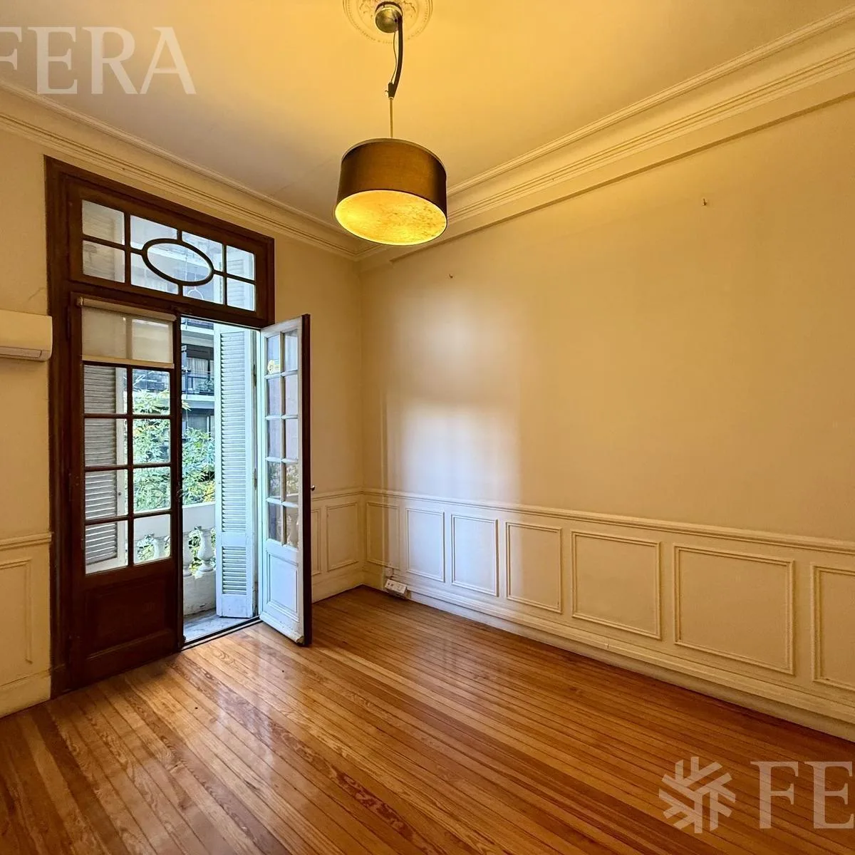 Apartamento de quatro ambientes em Retiro