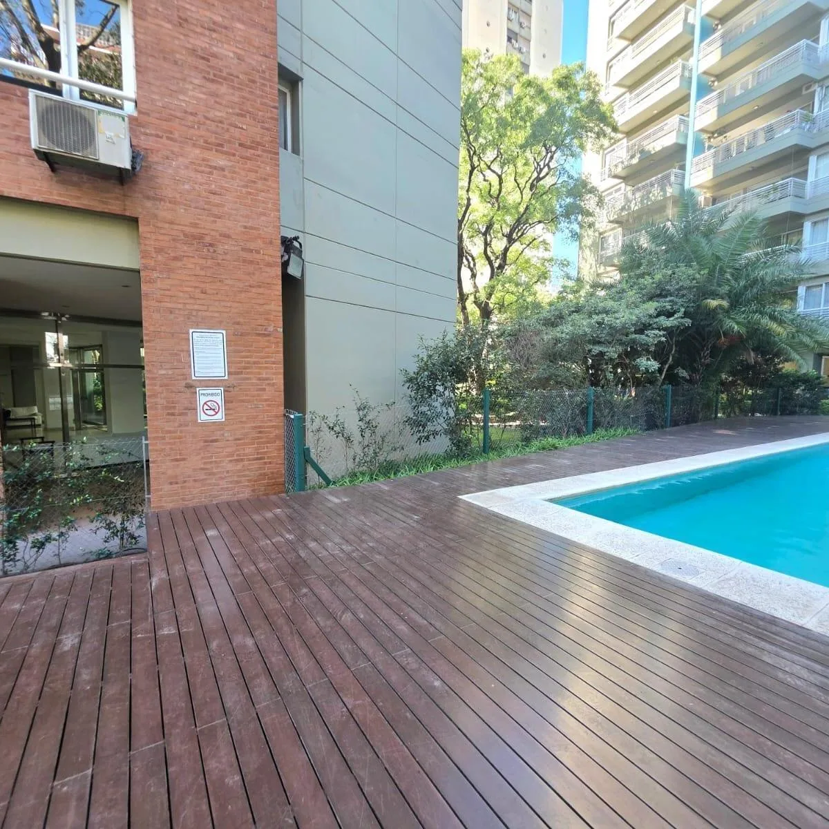 Unfurnished three-bedroom apartment in Olivos