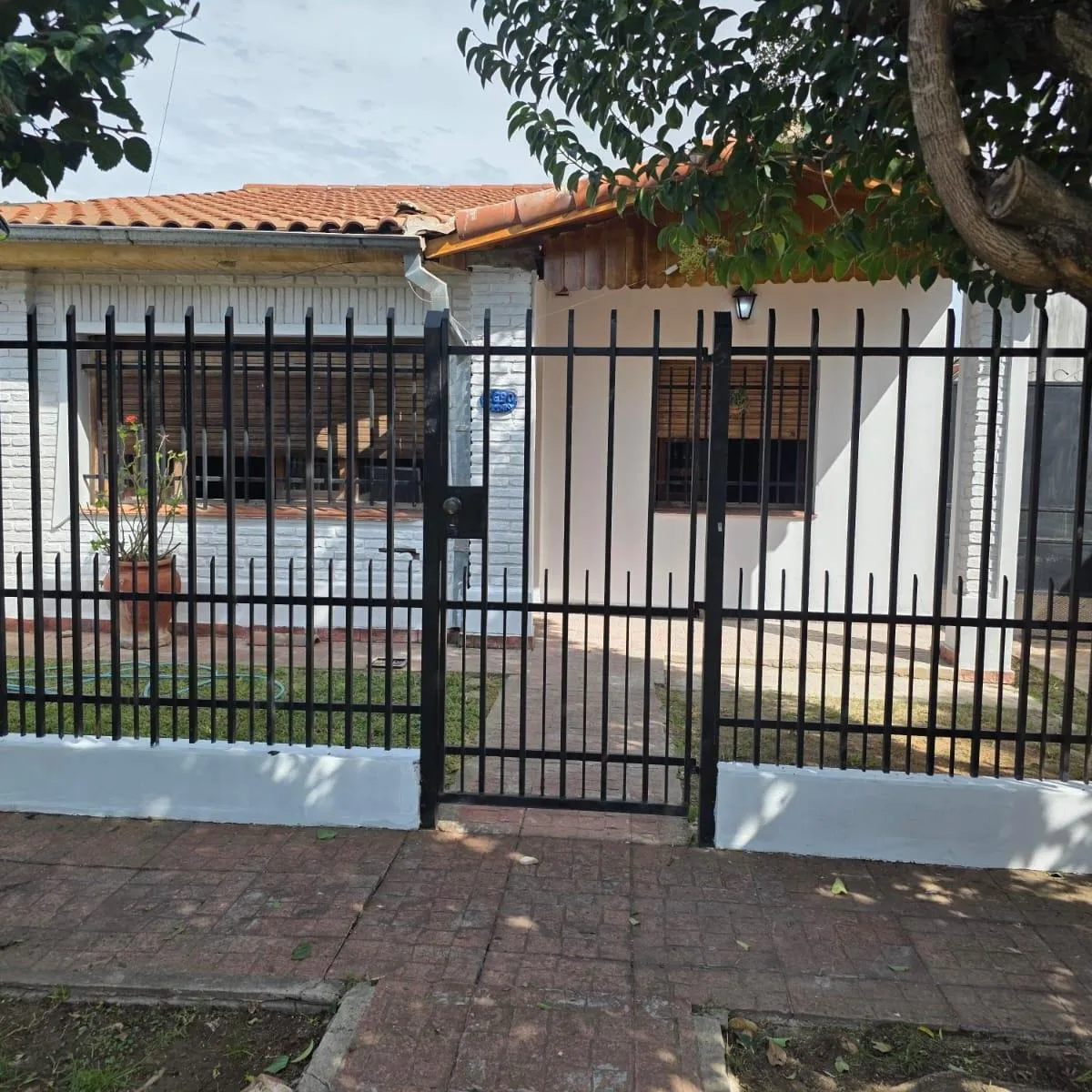 Chalet com 2 dormitórios para alugar em Ituzaingó