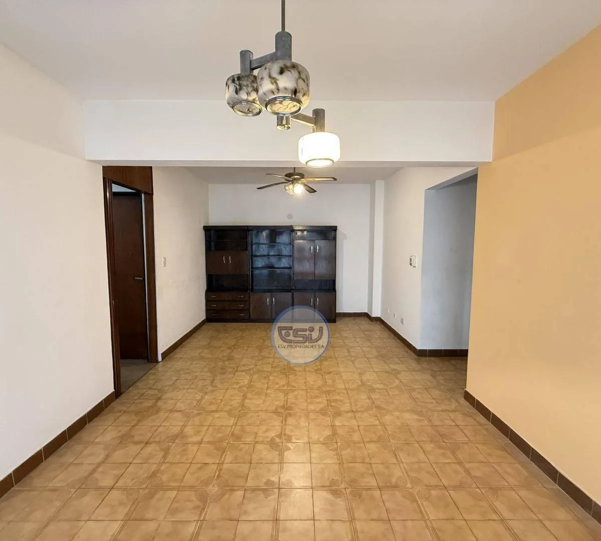 Apartamento de três dormitórios em Balvanera