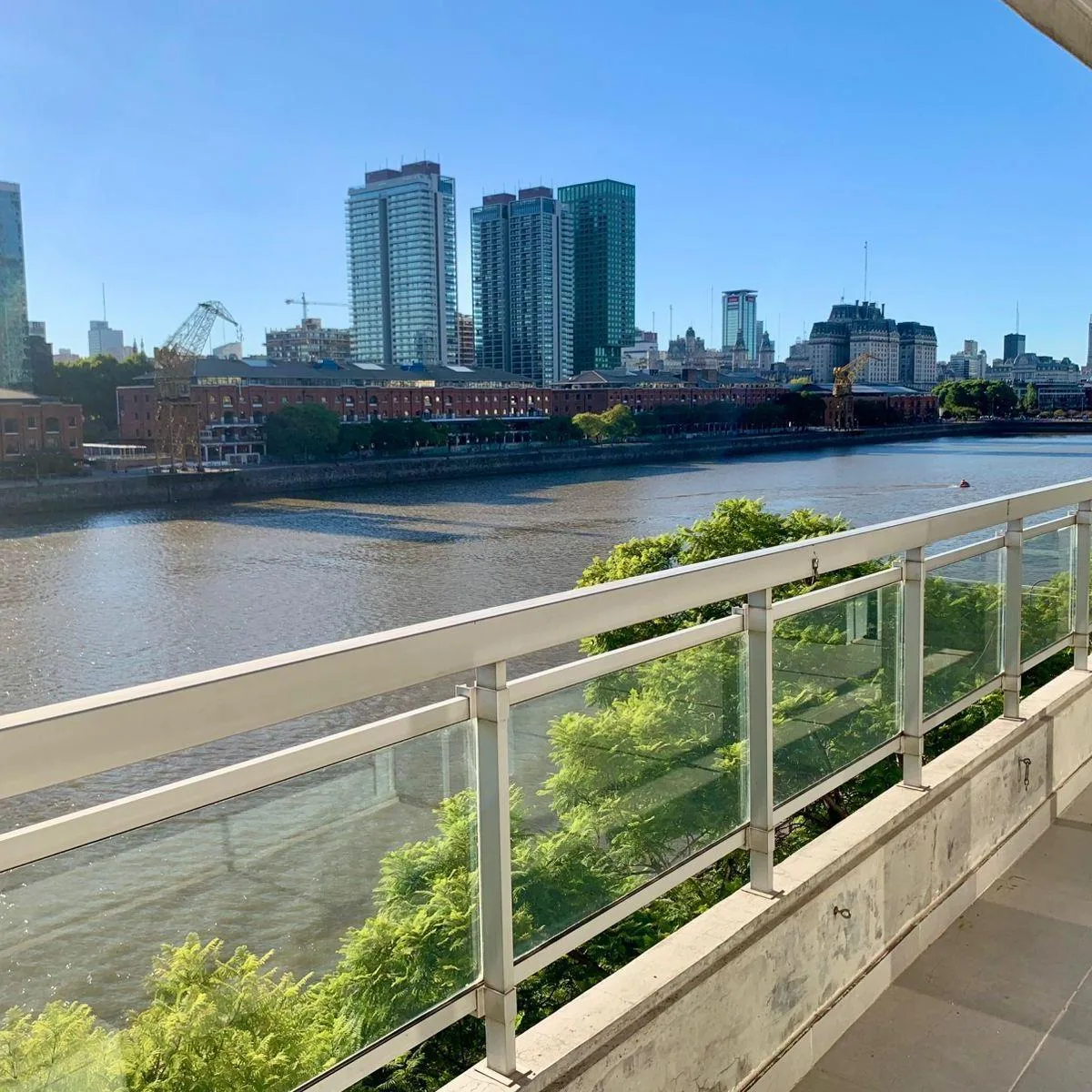 Departamento en Alquiler de 2 Ambientes en Puerto Madero con Cochera, con o Sin Muebles! Apto Prof