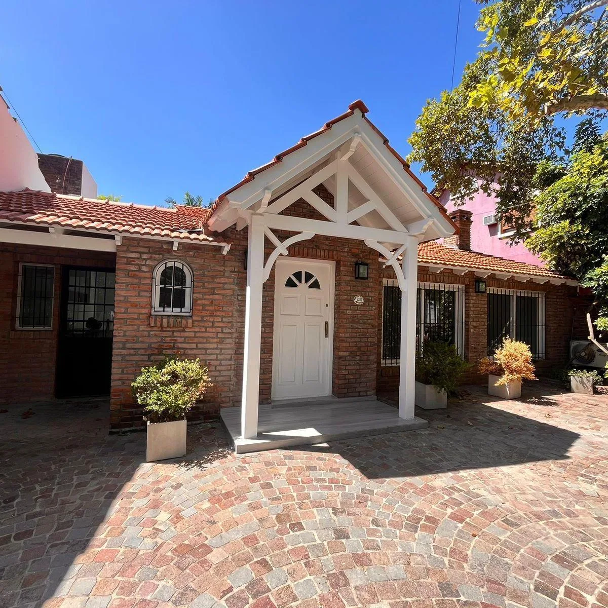 Two-bedroom house in Victoria