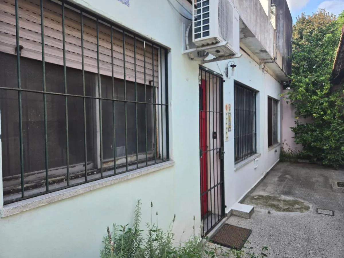 Two-bedroom PH house in Morón