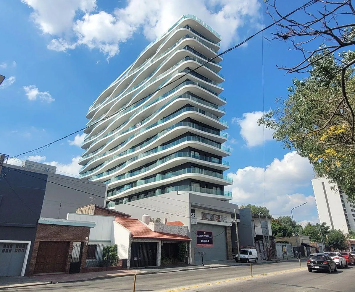 Departamento de 2 ambientes con cochera en Lanús