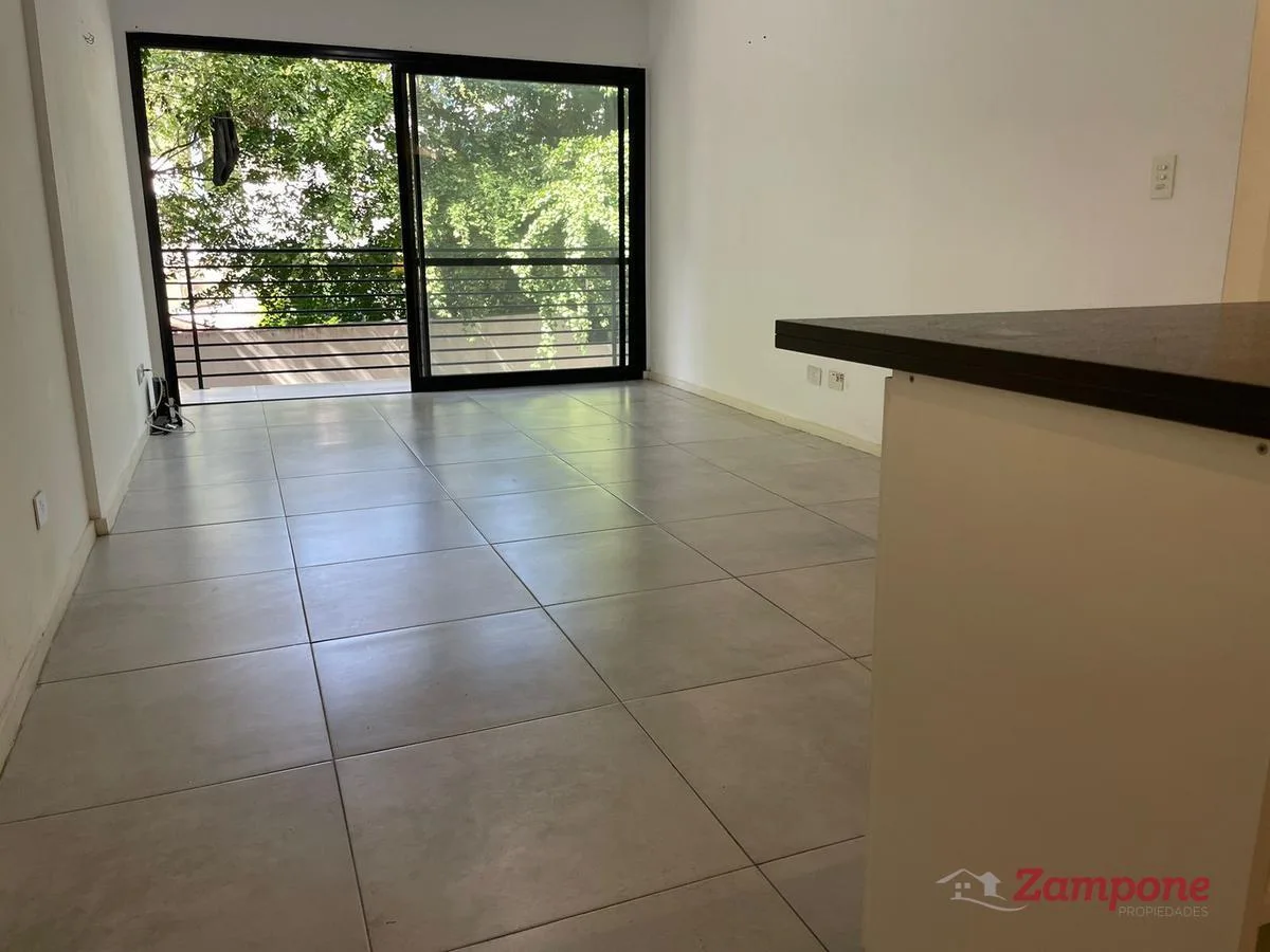 One-bedroom apartment in Victoria with parking