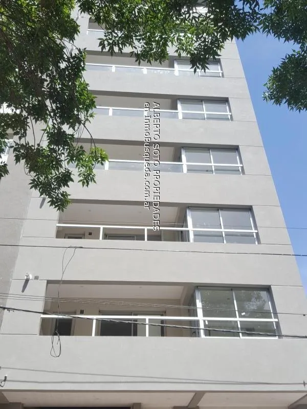 Apartamento de 2 dormitórios com vaga em La Plata