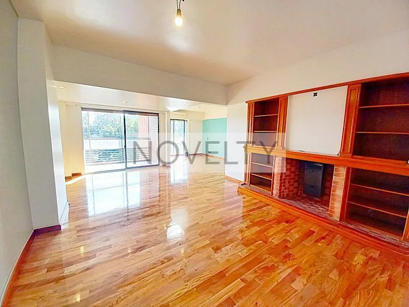 Apartamento de três ambientes com vaga em Núñez