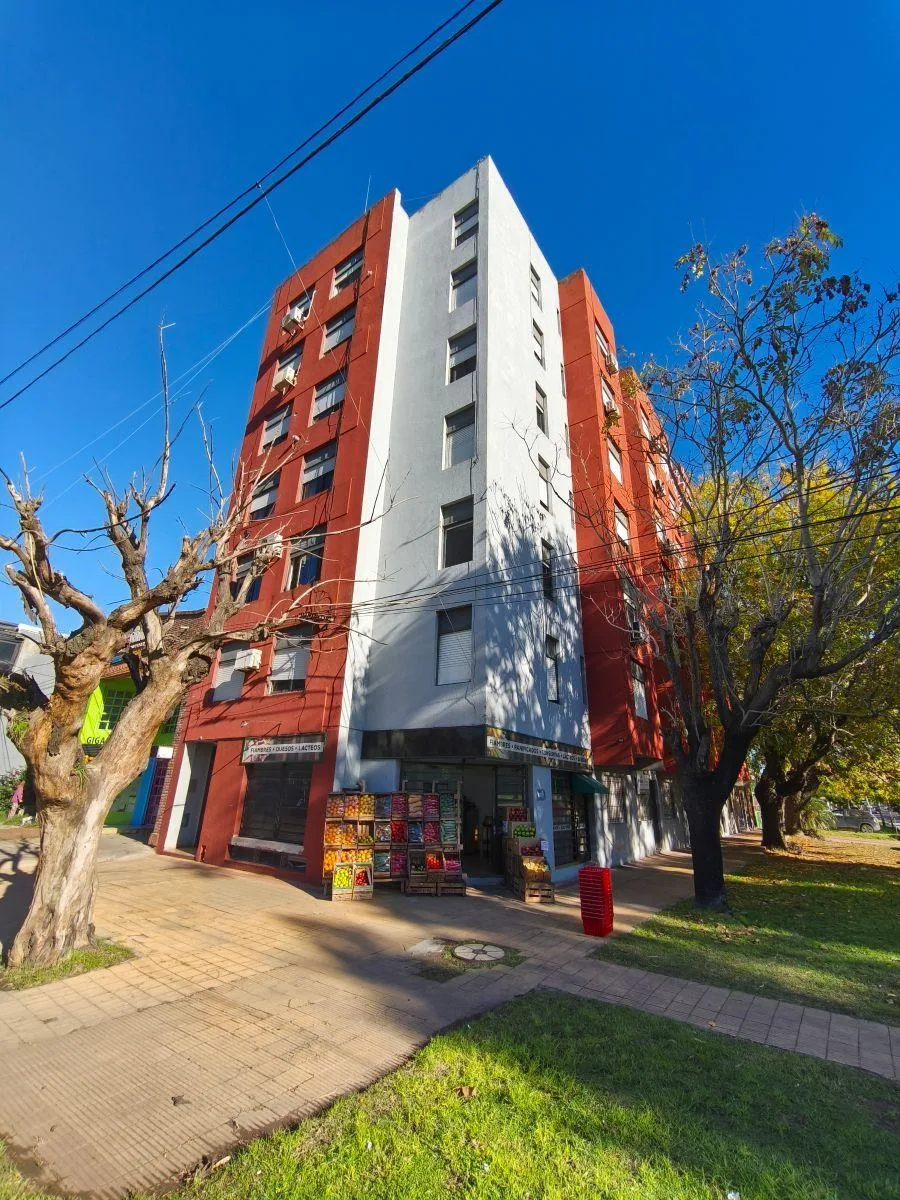 One-bedroom apartment on Calle 32 in La Plata