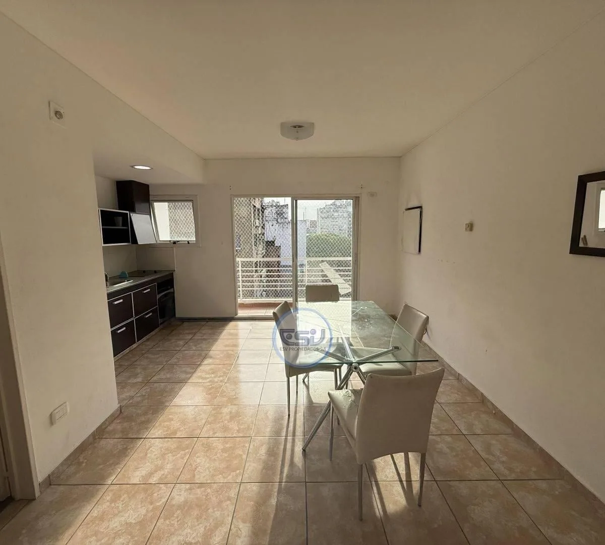 Departamento de 2 ambientes con balcón en Monserrat