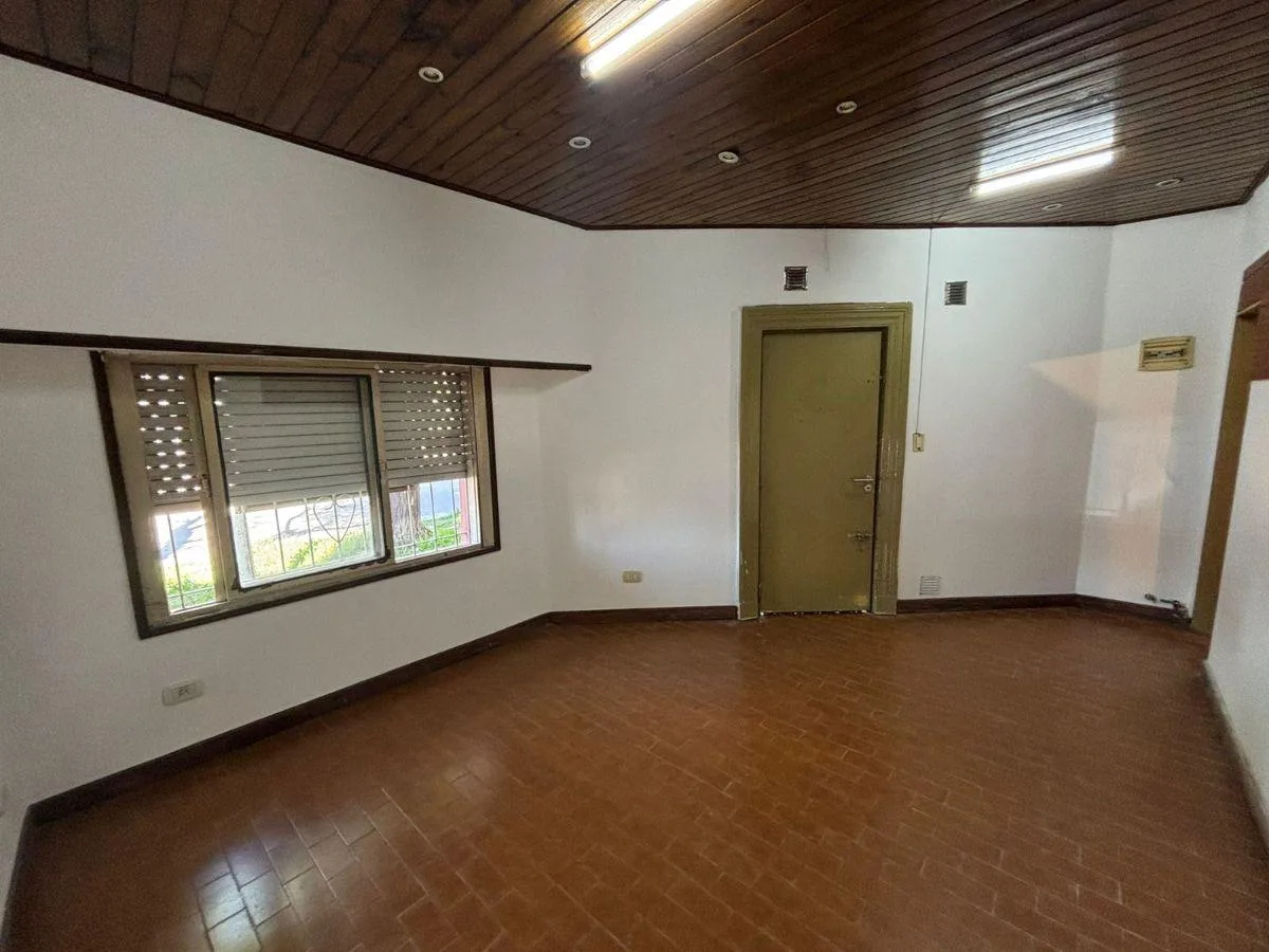 Kitnet com pátio em Merlo Norte