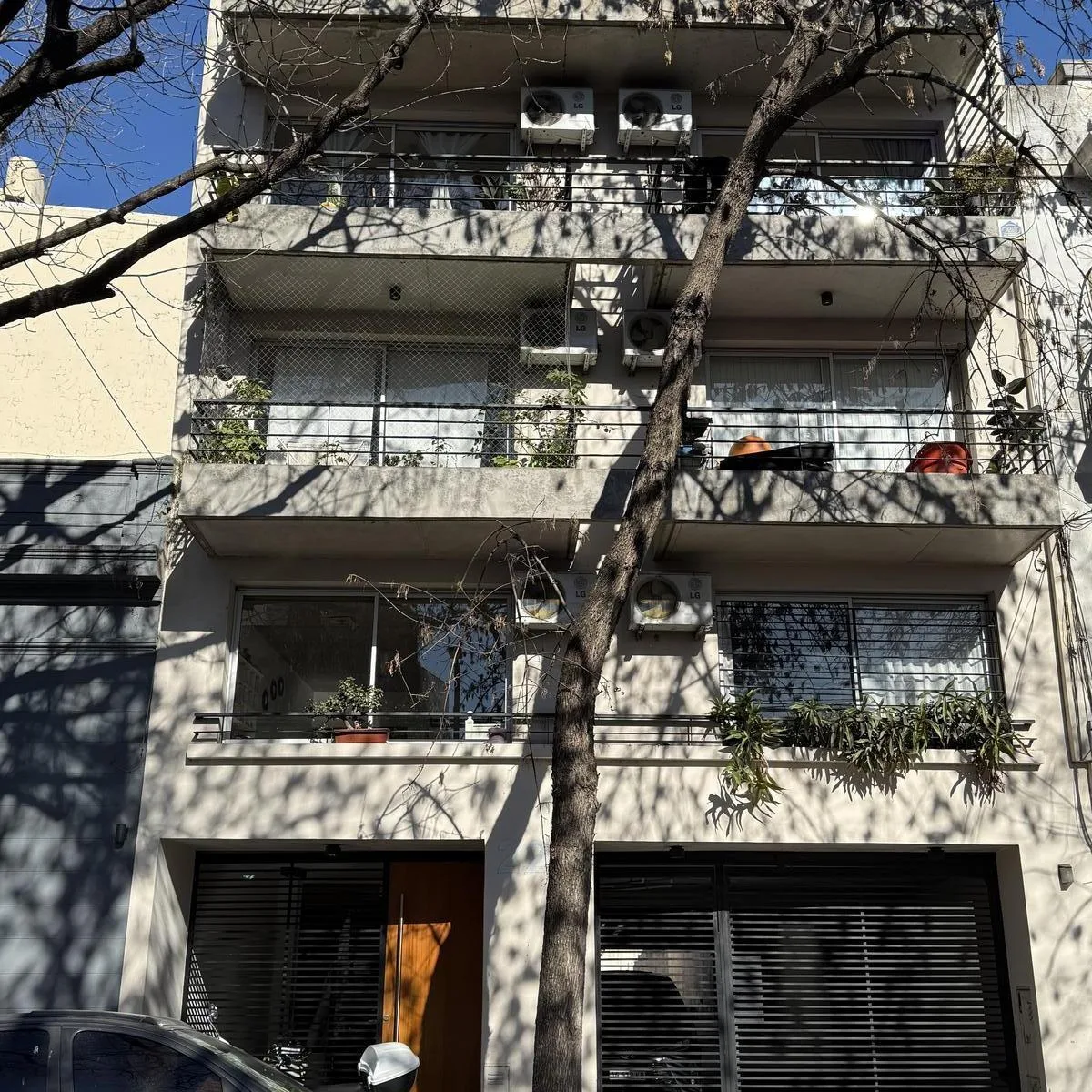 Apartamento de dois ambientes sem mobília em Chacarita