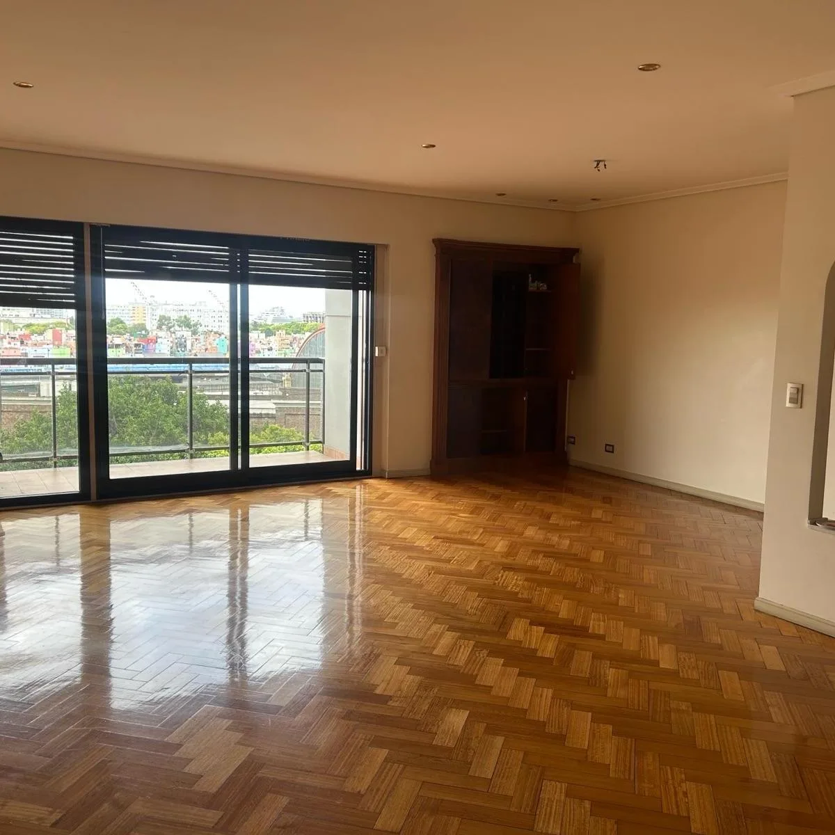 Apartamento de 4 ambientes com 2 vagas em Retiro