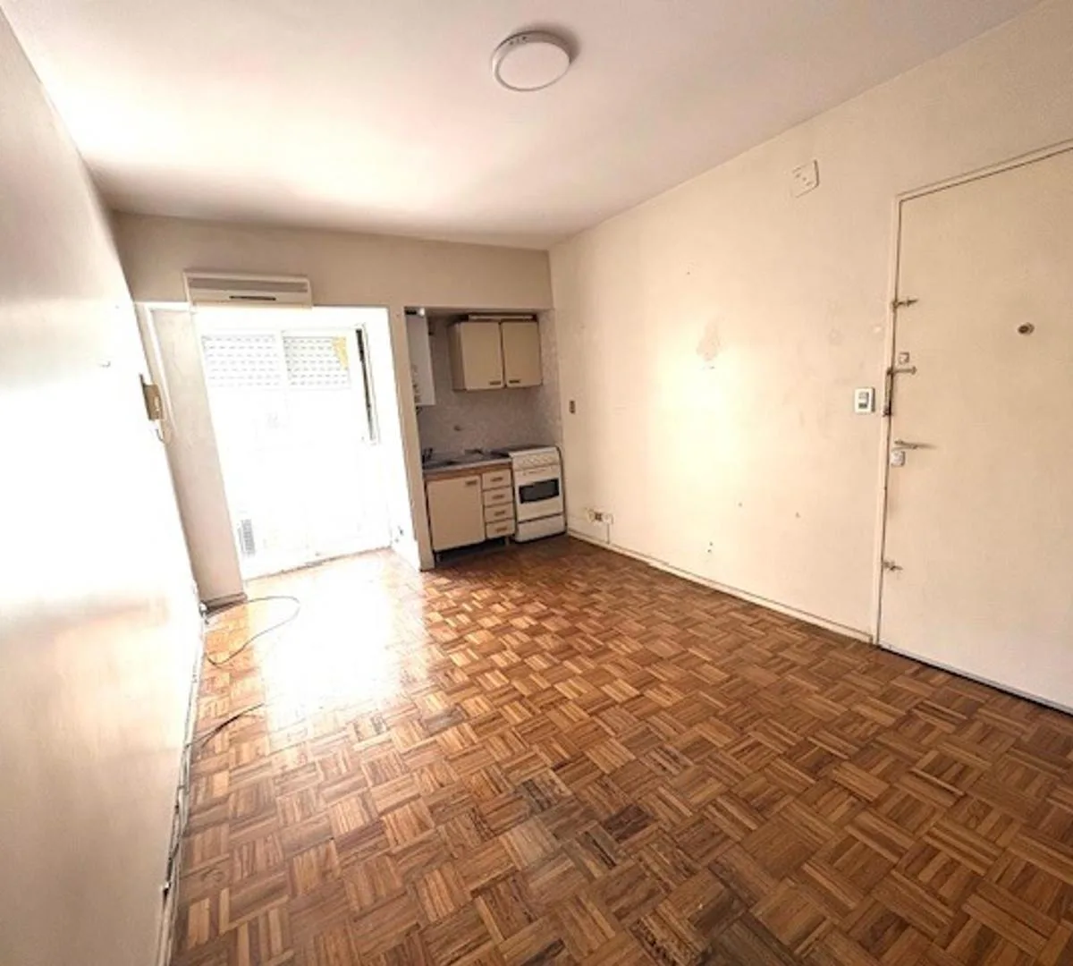 Studio apartment with balcony in Barracas