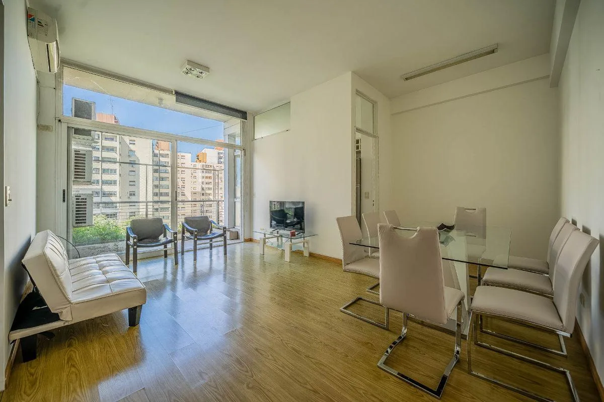 Departamento de 3 ambientes con cochera en Colegiales