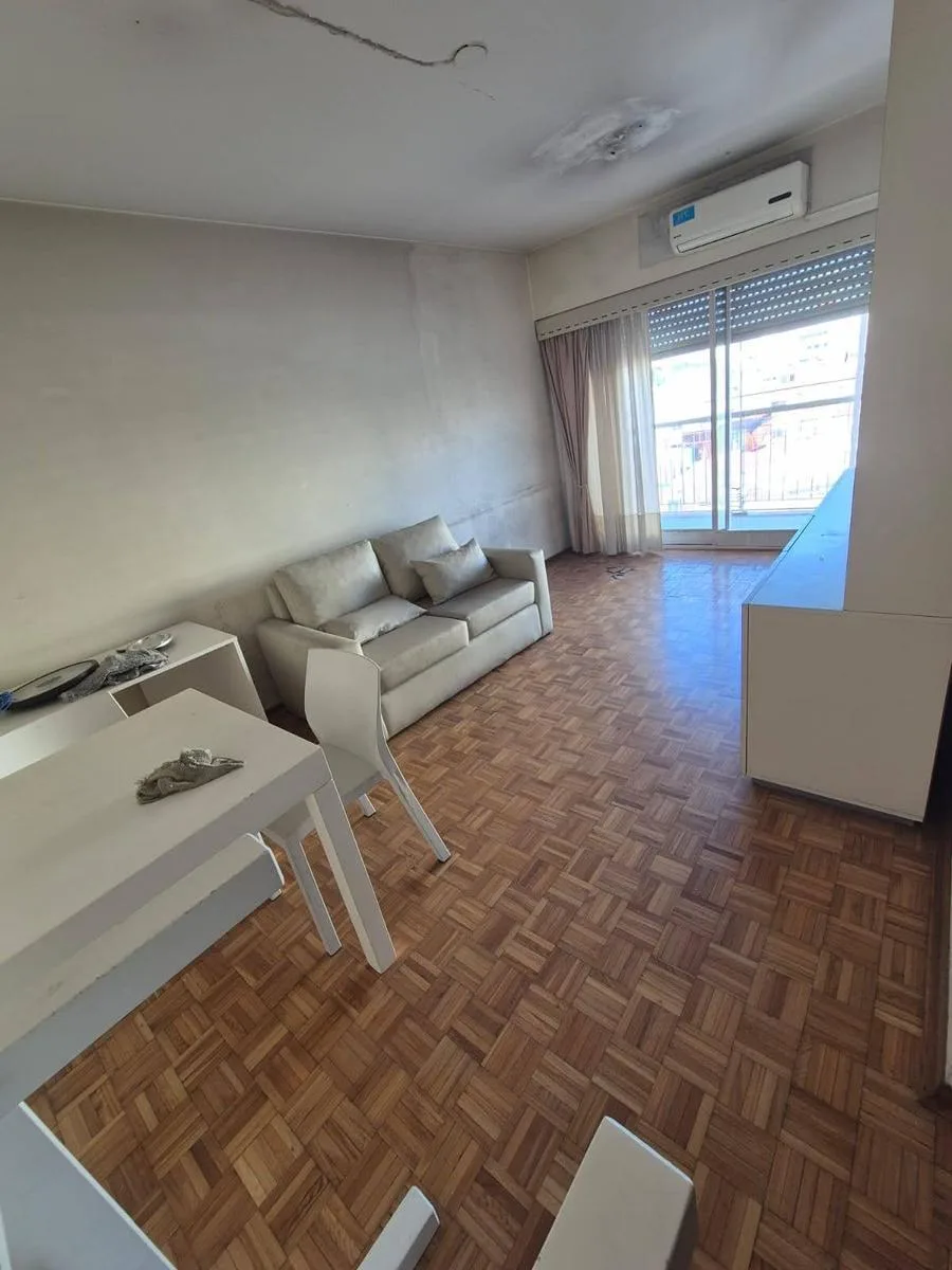 Departamento de 3 ambientes en Flores
