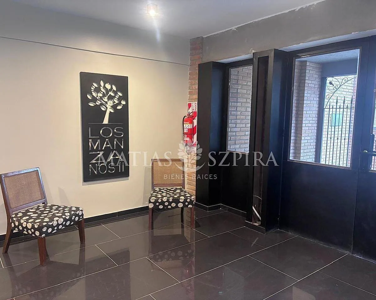 Kitnet com varanda em Ituzaingó