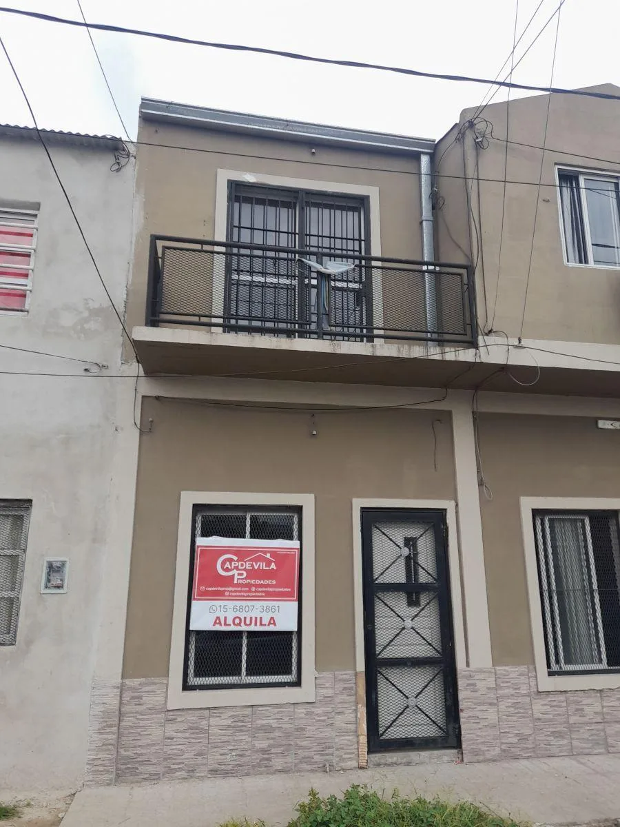 Duplex de 2 dormitórios em Ituzaingó Norte