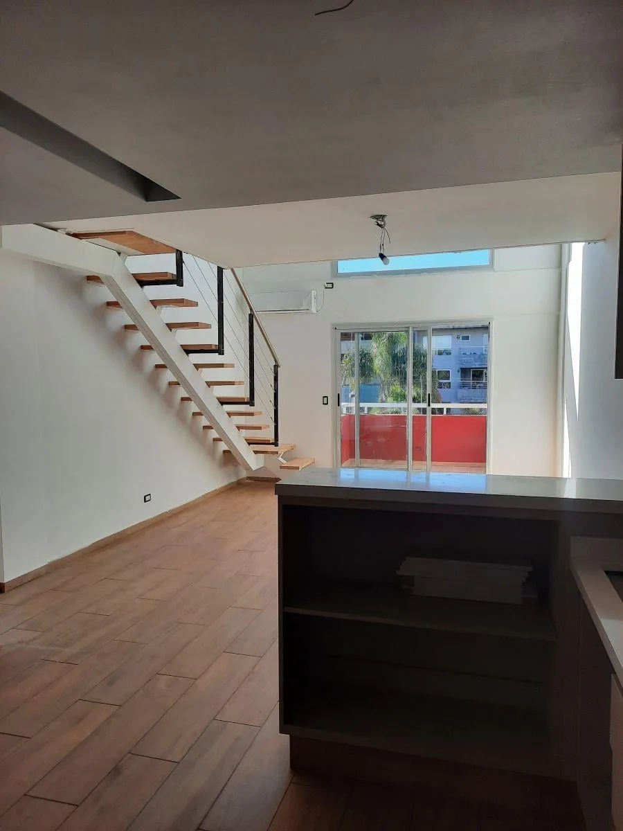 One-bedroom duplex in Colegiales with parking