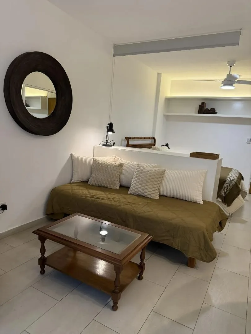 Kitnet com varanda em Colegiales