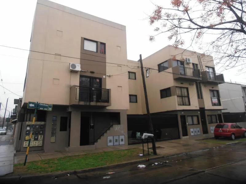 Departamento dúplex de 3 ambientes en Tres de Febrero