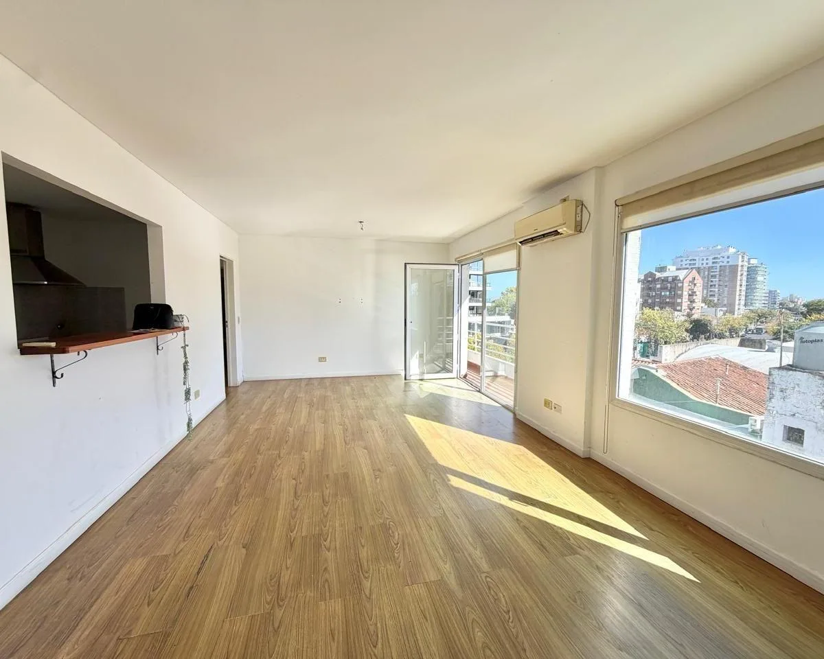 Departamento de 2 ambientes con cochera en San Isidro
