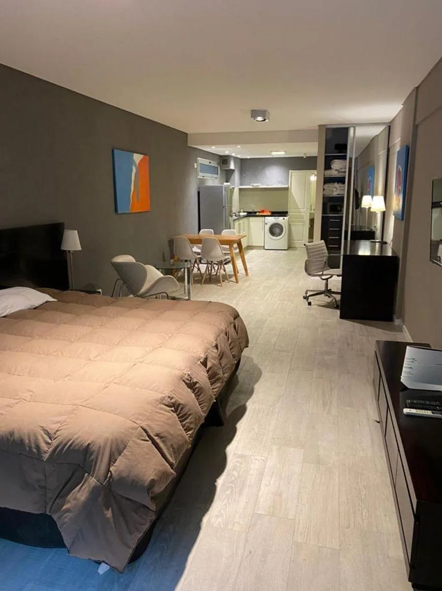 Studio apartment with front balcony in Palermo