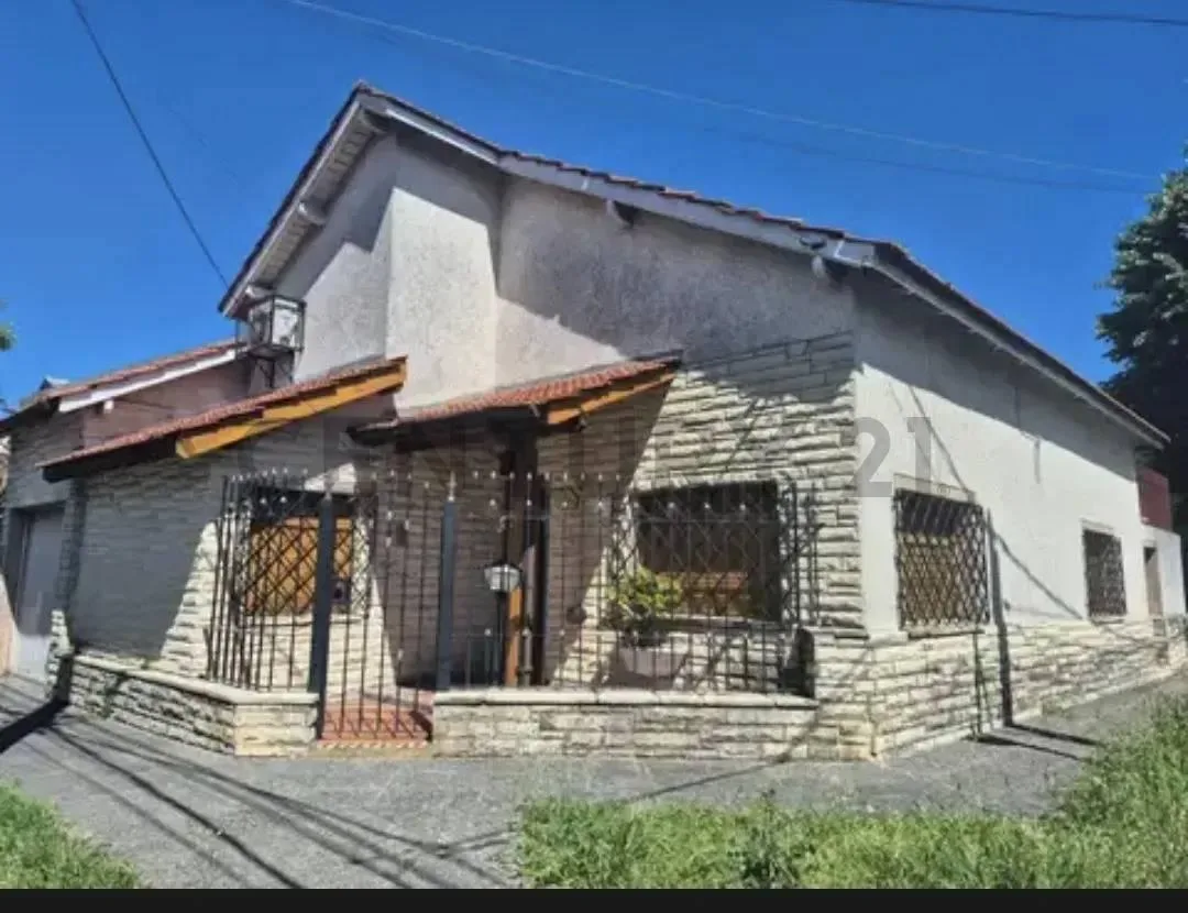 Chalet de 3 ambientes con patio en Villa Adelina