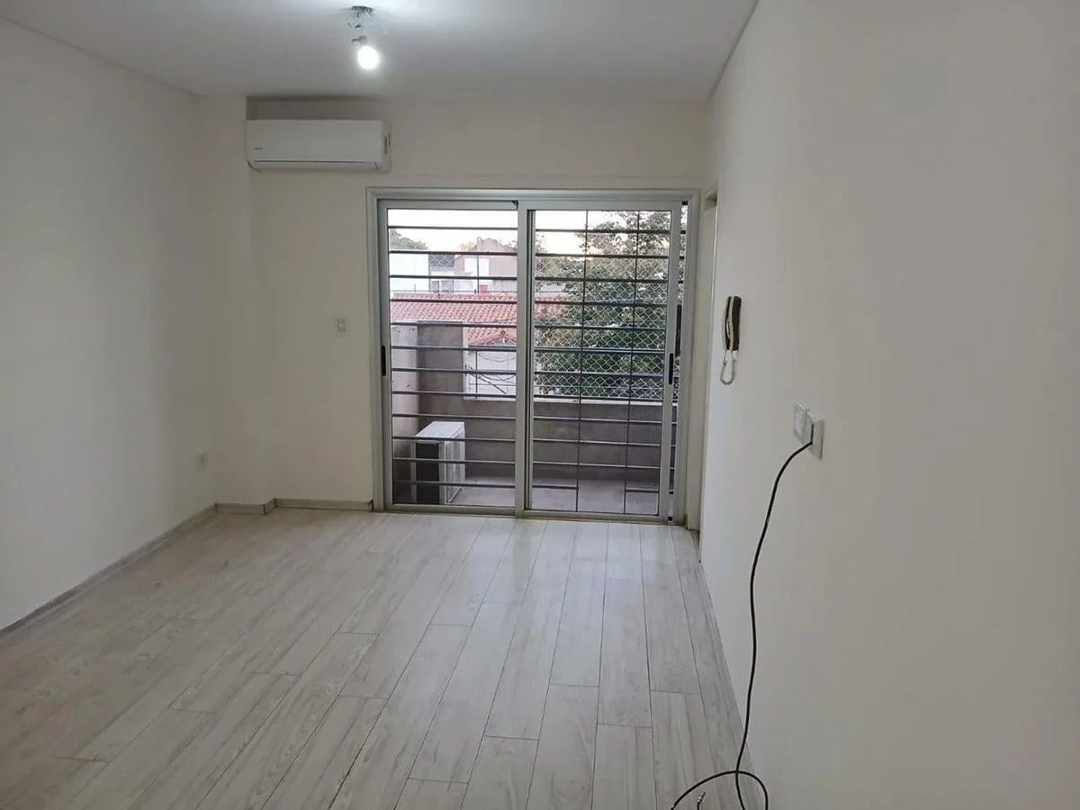 Departamento de 2 ambientes en Castelar