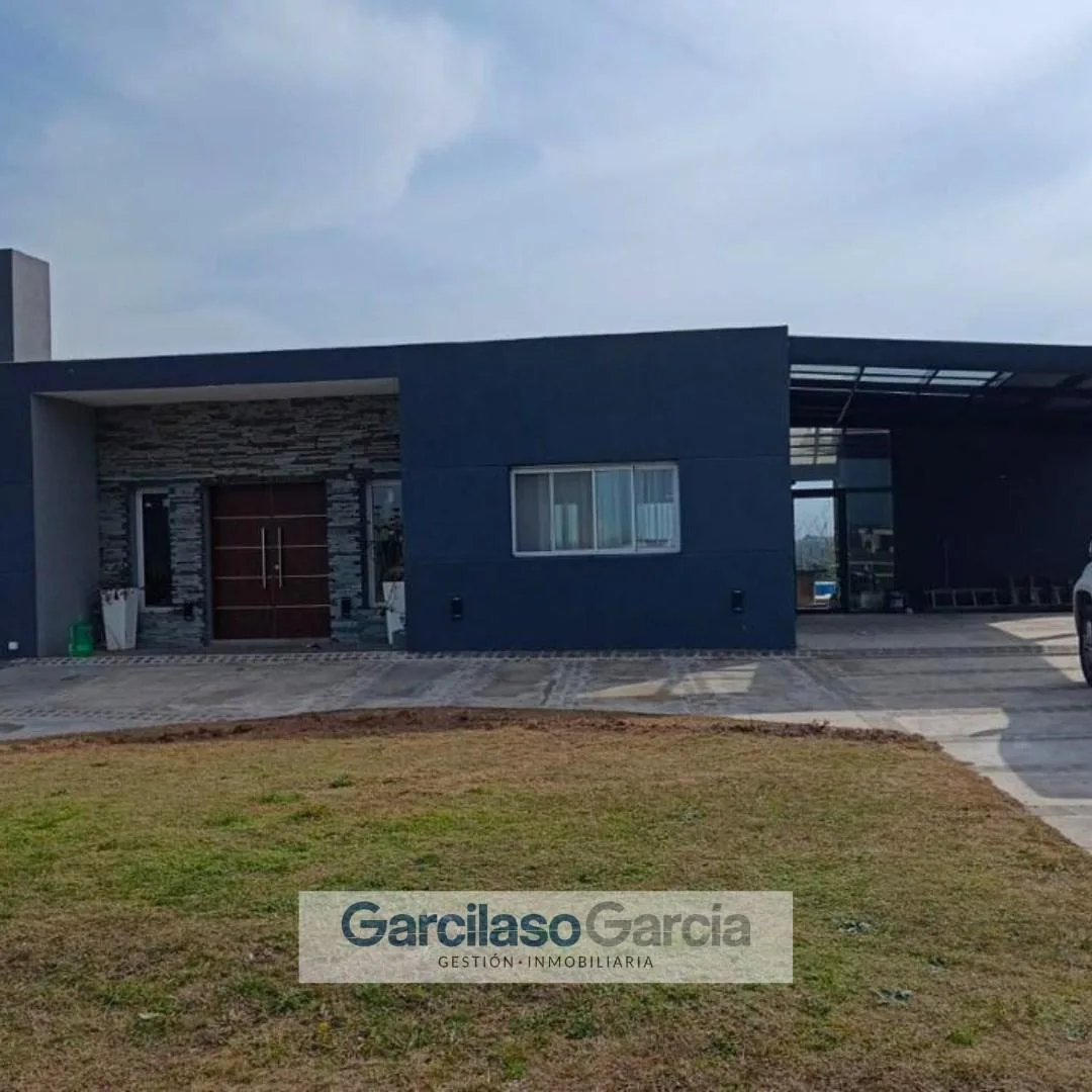 Casa mobiliada de 3 dormitórios em Luján