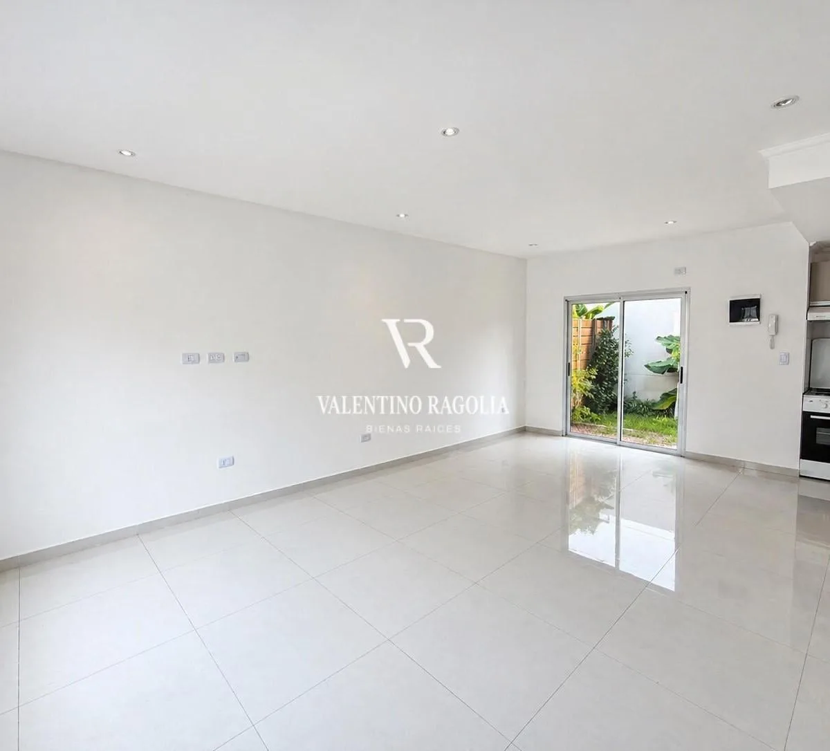 Apartamento duplex de 3 ambientes em Ituzaingó