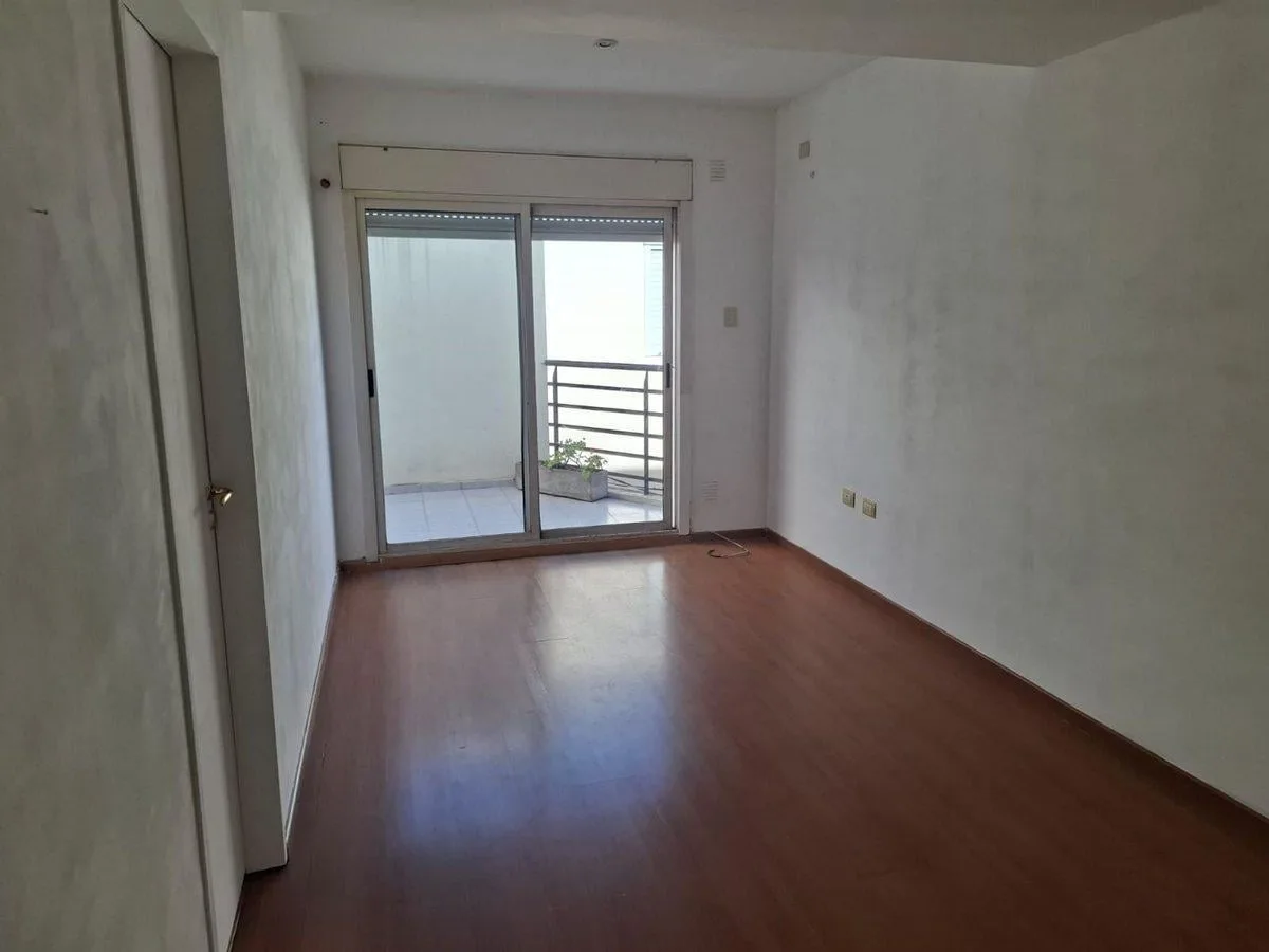 Departamento de 2 ambientes con balcón en Almagro