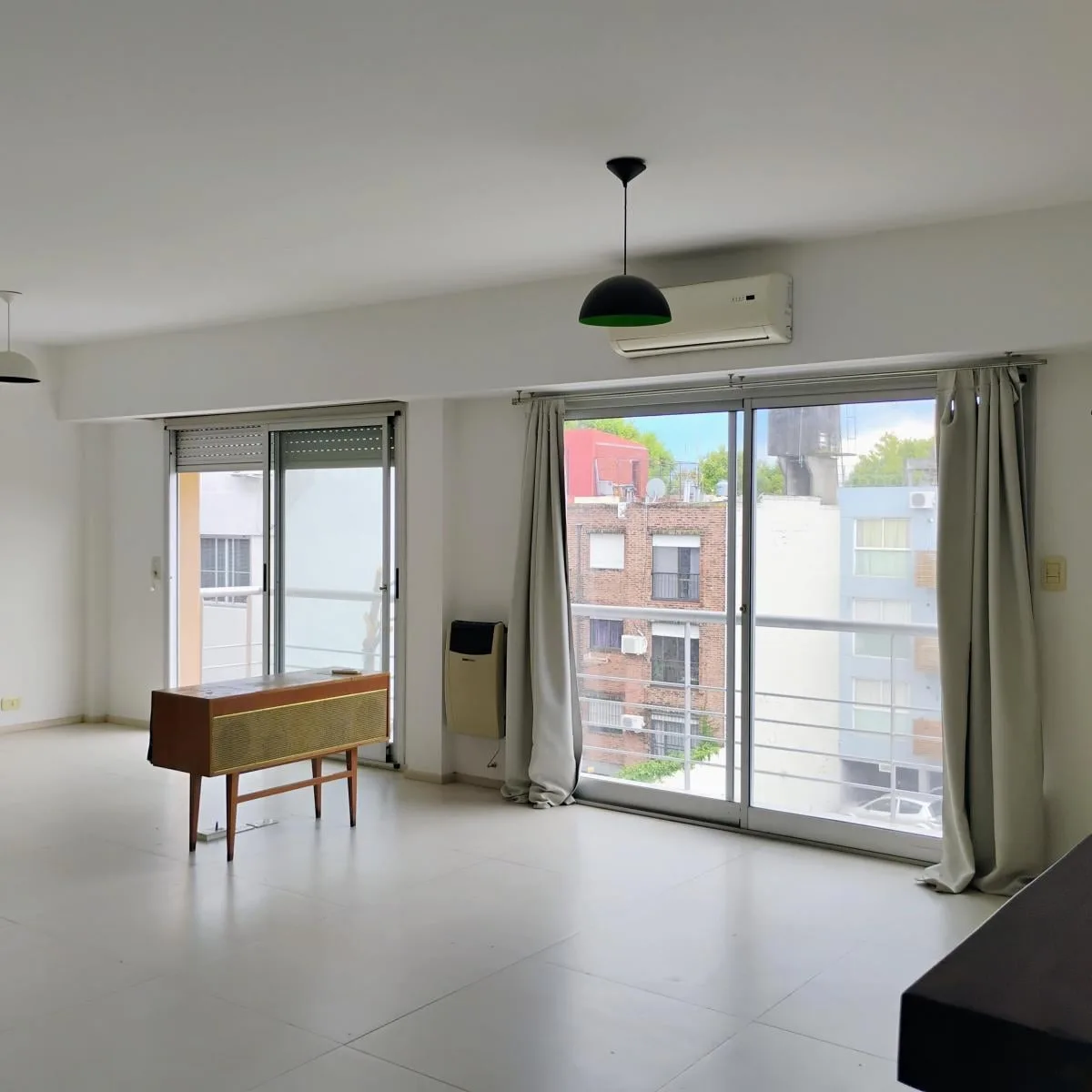 Monoambiente con cochera cubierta en San Isidro