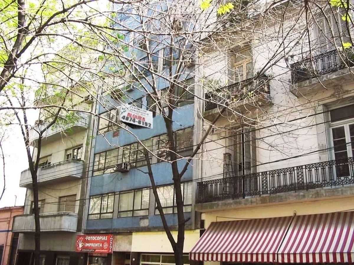 Квартира-студия в Balvanera с окнами на улицу