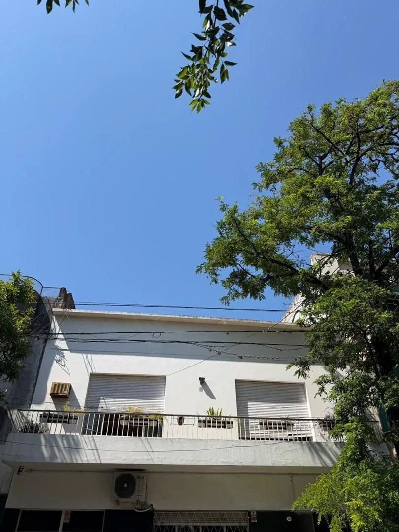 Three-bedroom PH in Flores