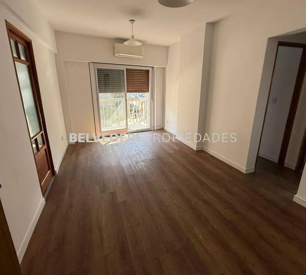 Квартира с 3 комнатами в Avellaneda