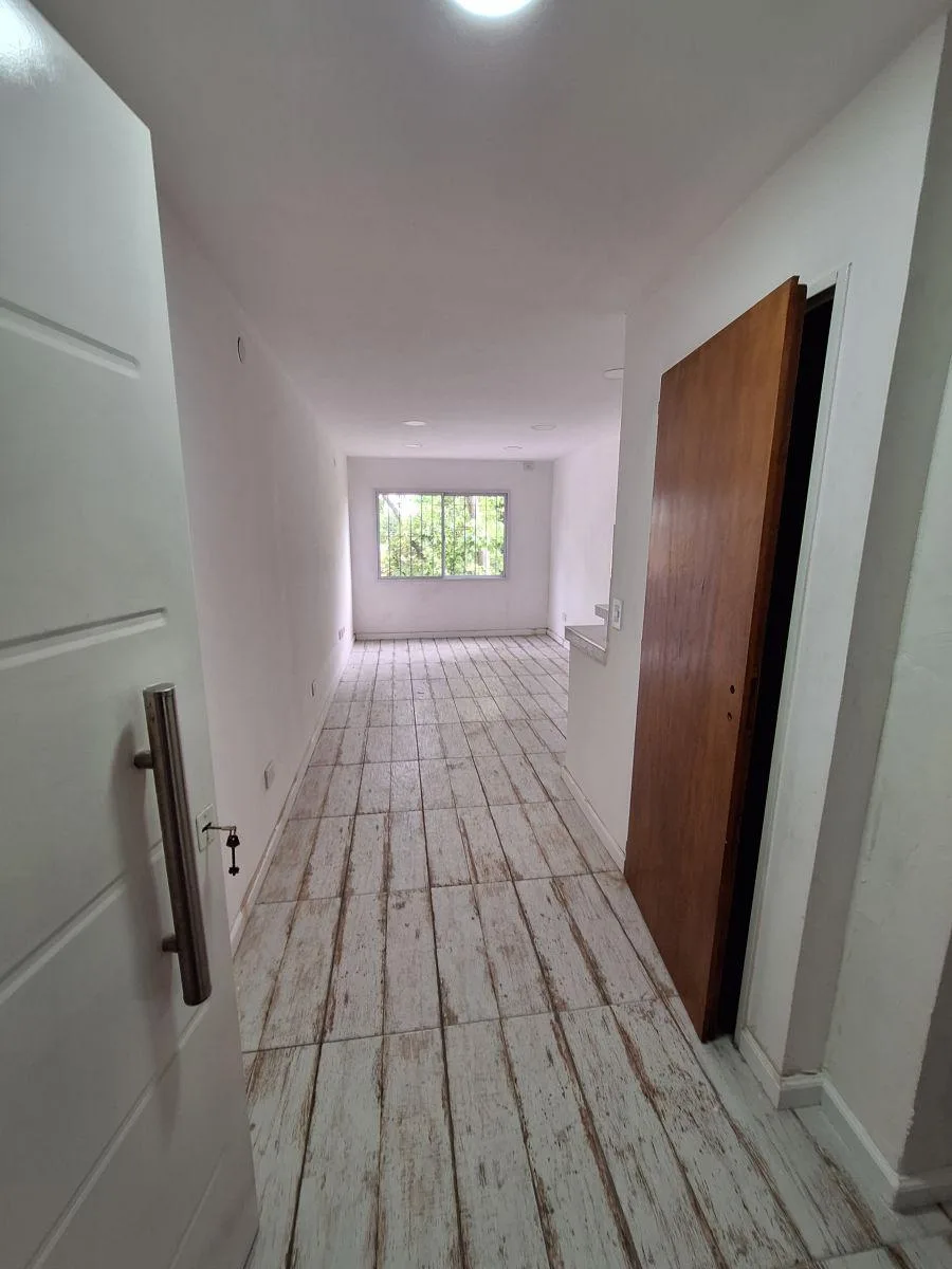 Two-storey two-room apartment in Lomas de Zamora