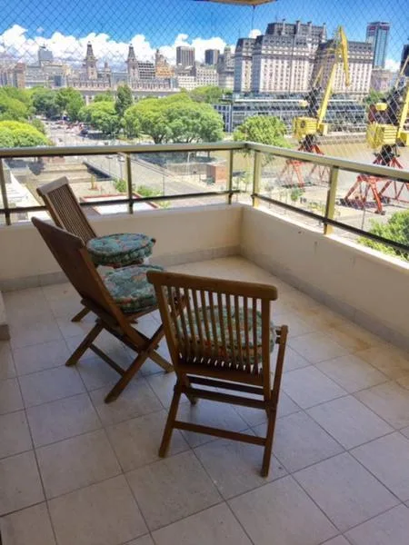 Four-bedroom apartment with terrace in Puerto Madero