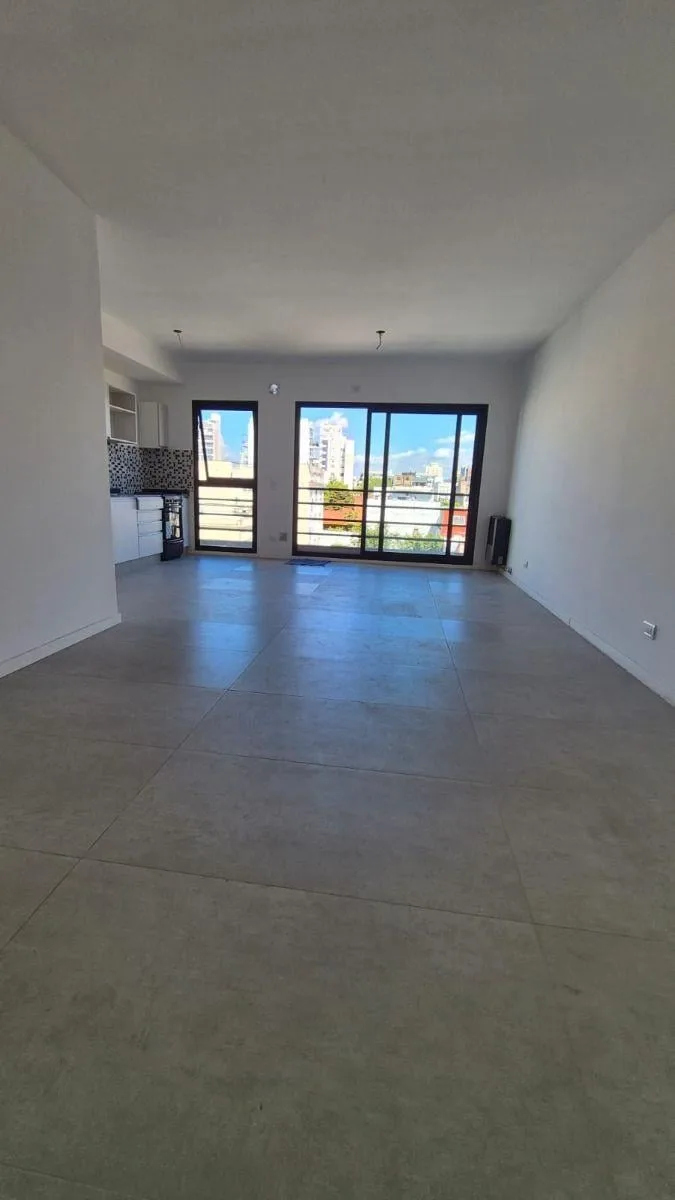 Квартира-студия с балконом во Flores