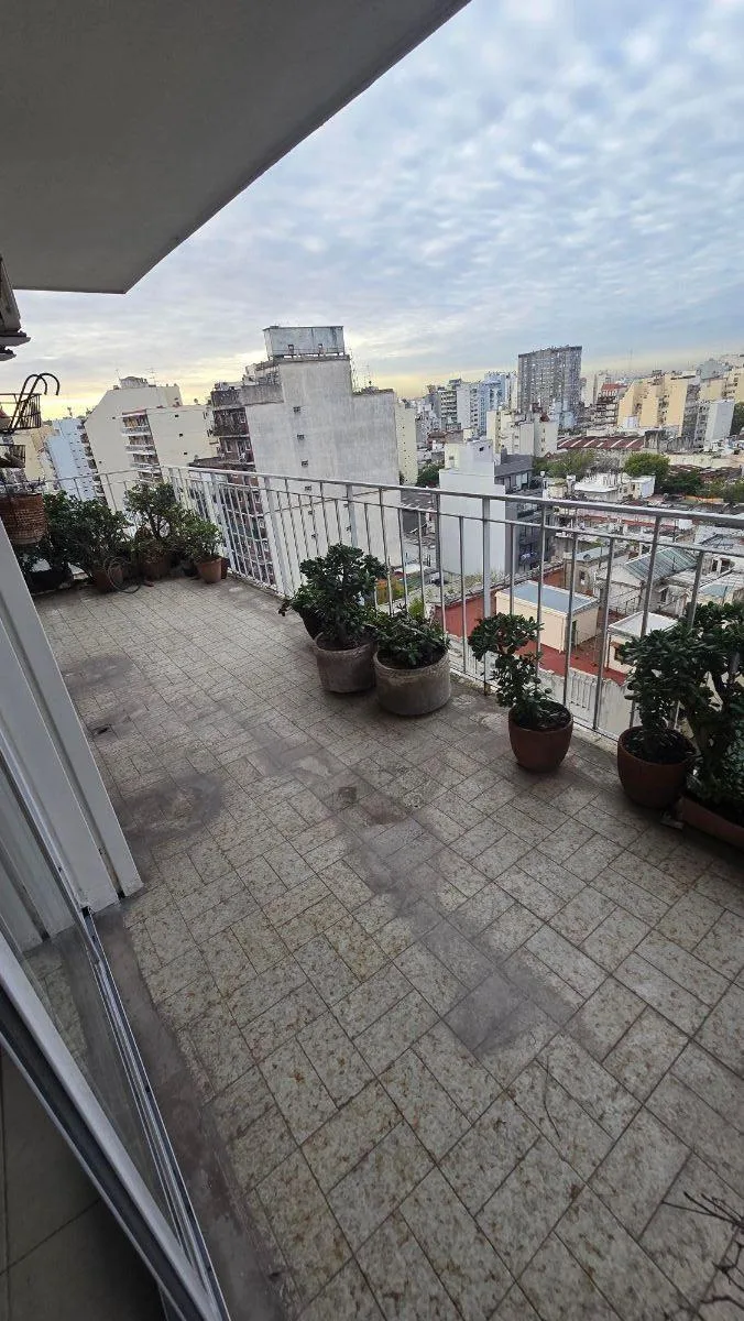 Apartamento de 3 ambientes com varanda em San Cristóbal