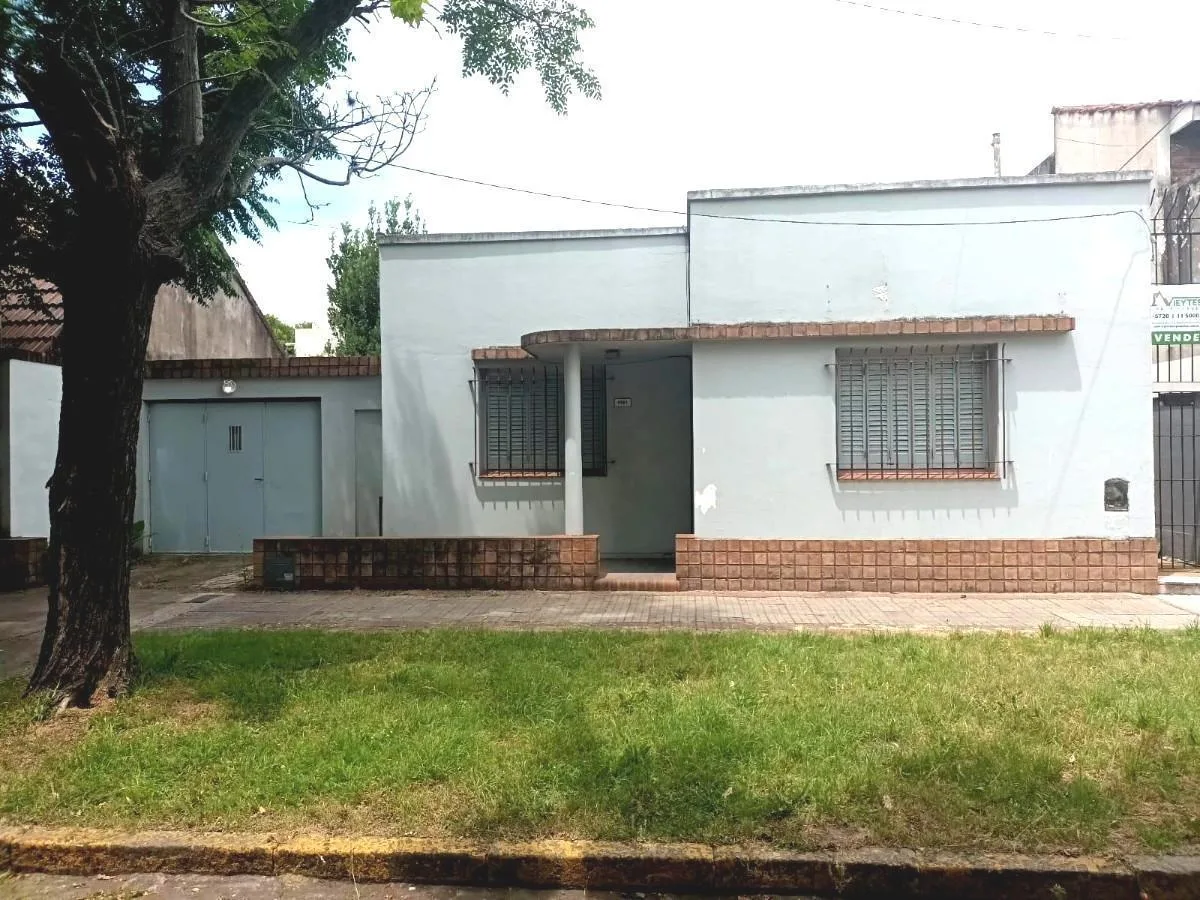 Two-bedroom house in Banfield Oeste
