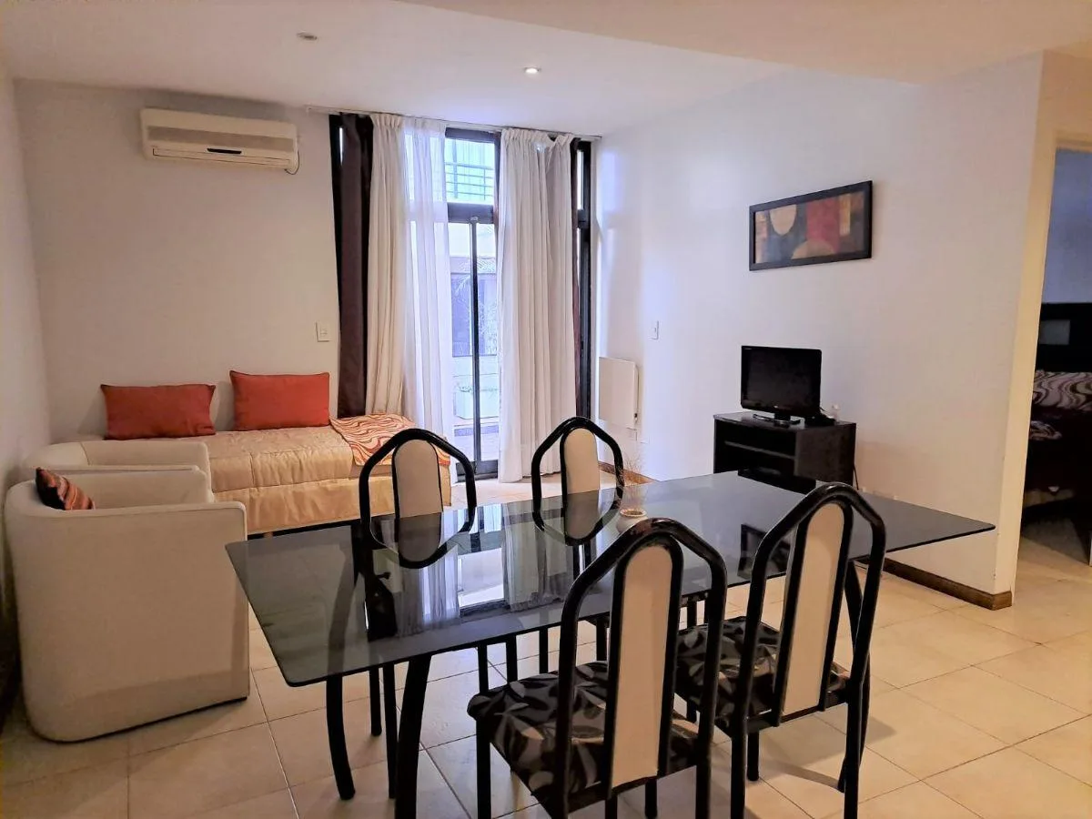 Two-room apartment with patio in Núñez